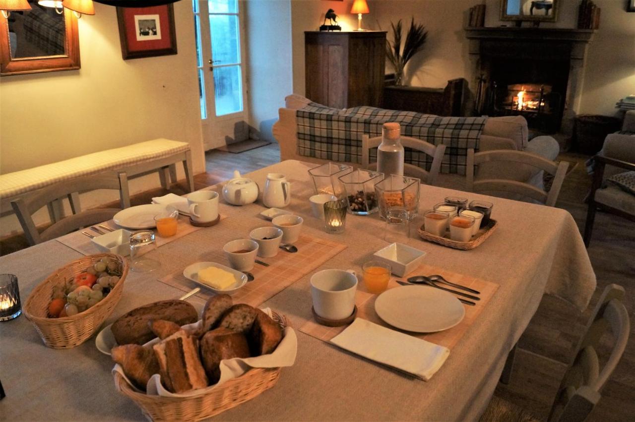 Les Chambres Du Logis Du Chatelier Bressuire Dış mekan fotoğraf
